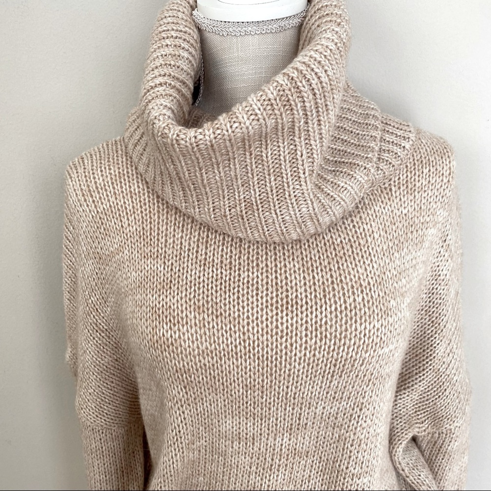 NWOT Olivaceous Sweater in Small